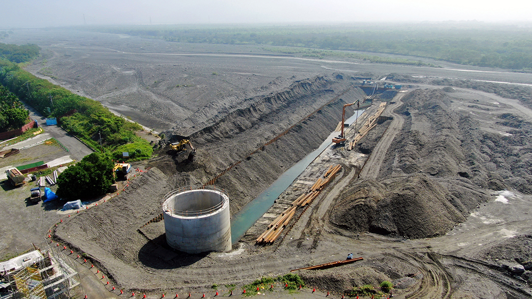 Hyporheic Flow Demonstration Site in Pingtung, Taiwan Hyporheic Flow Demonstration Site in Pingtung, Taiwan